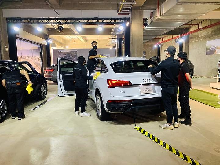 Audi Q系列越野駕馭體驗營−奧迪駕馭內心的激情！