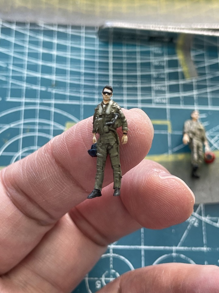 阿湯哥出場了! 和你砌1/72「捍衛戰士：獨行俠」的主角人物模型！