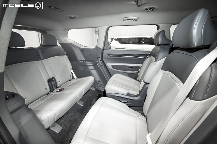 【海外新訊】Kia EV9正式發表,動力具備後驅、四驅兩種配置、長續航車型擁有最高541公里續航力!