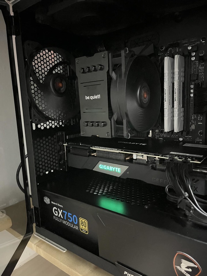 (一星期更)自組電腦快3年 無預警關機