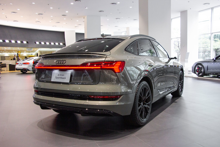 內外兼具 Audi e-tron Sportback S line Black Edition 賞車試駕