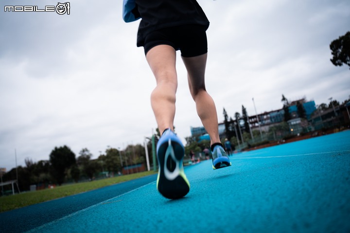 點我看大圖 分享最近拍 PUMA 蠻帥的跑鞋