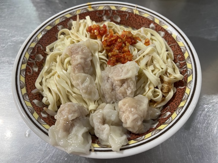 [食記] 豆奶霞乾麵，台灣基隆中山，香辣好吃有麵心感的餛飩乾麵！
