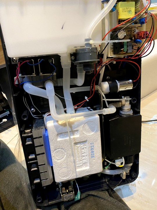 用最沒負擔的方式喝水:海爾頂級瞬熱式飲水機簡易DIY