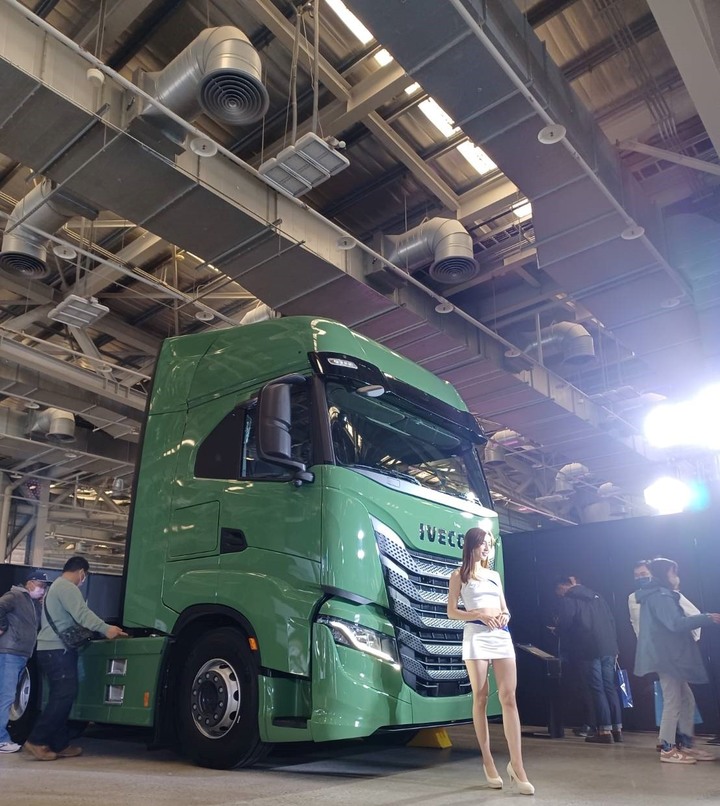 歐霸重卡 IVECO S-WAY 舒適、帥氣又安全好感度直接拉滿！