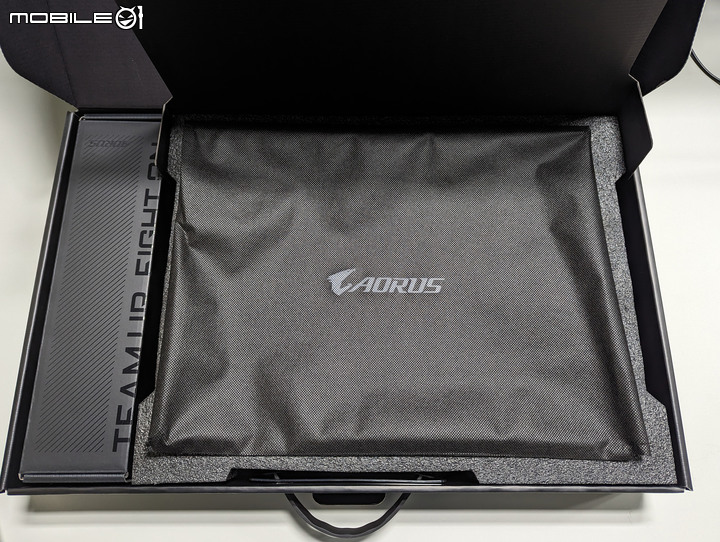 技嘉 AORUS 15 9mf 筆電開箱分享