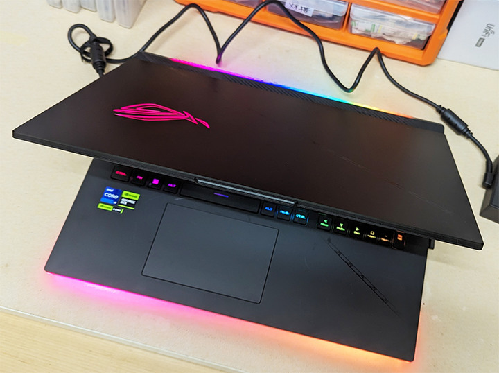 ROG SCAR 18 (G834JZ) 純開箱+bios 307 3DMARK跑測…