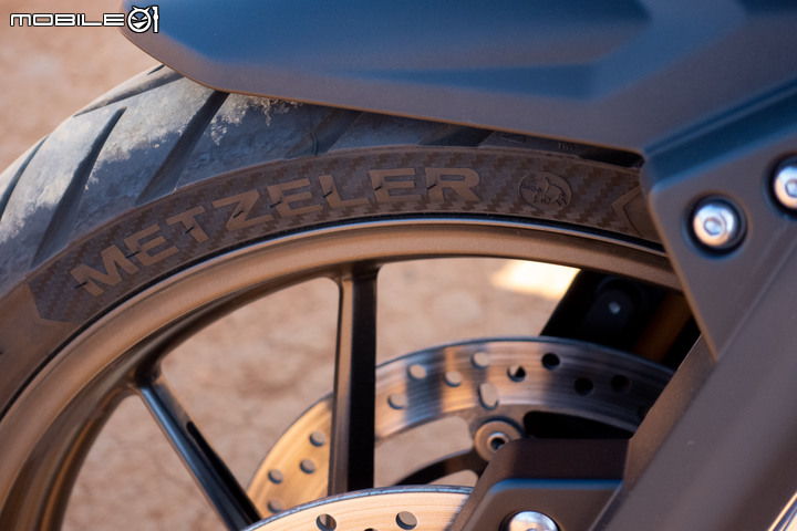 TRIUMPH Tiger 1200 GT Explorer試駕｜外在野內在狂 英倫特調旗艦多功能車！