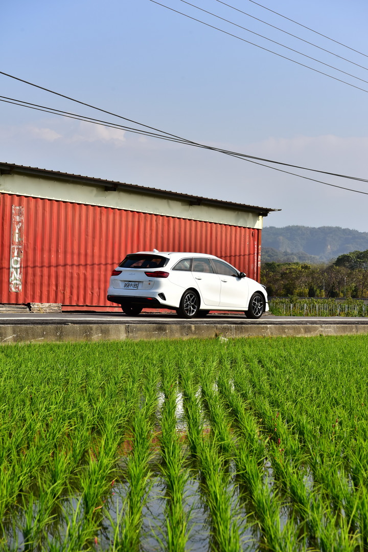 『玩命光頭大叔』與 KIA CEED SportWagon 重逢在 2023