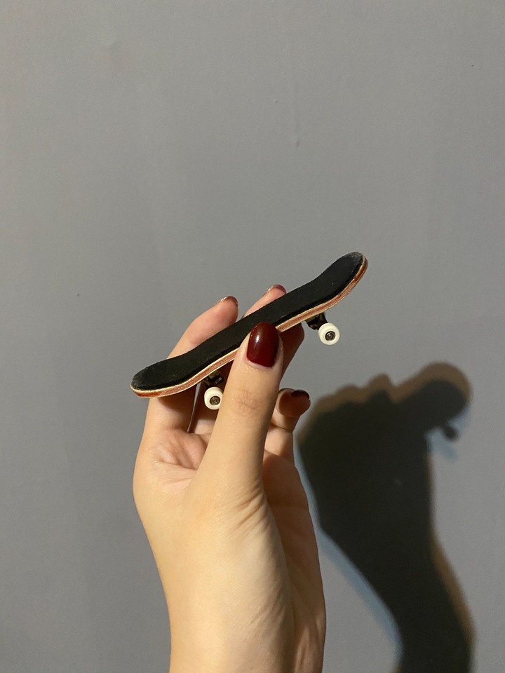 在玩樂團的哥哥房間挖到寶!(底片相機、造型電風扇等)