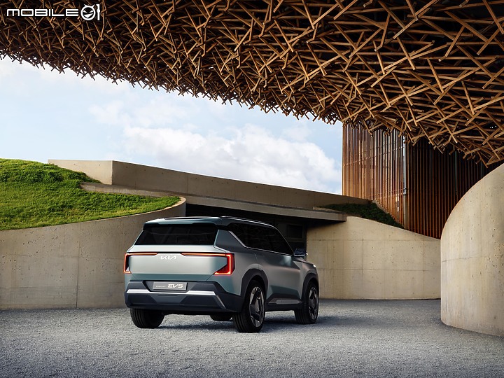 【海外新訊】Kia 全新中型純電休旅「EV5 Concept」首度亮相,今年底中國市場率先上市!