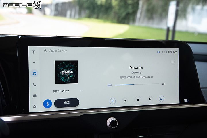 Toyota Crown 2.5 Hybrid 貴族版試駕｜勇於突破但溫暖依舊，與第四代Crown睽違五十年後的相遇！