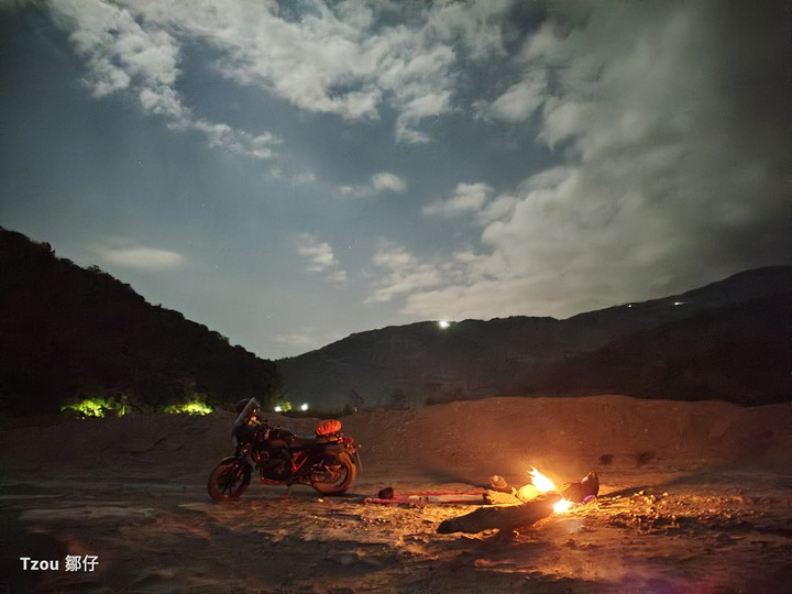 野人浪旅－－驚蟄時分的大野狼環島浪居旅行