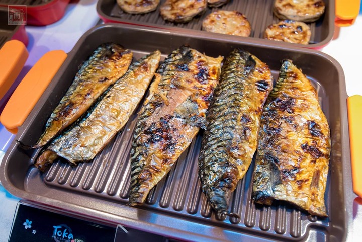 【臺南美食】東加和漢創作料理再升級“雙料無限暢食”，日本料理加上鴛鴦鍋任你夾，日料強打生魚片、大魷魚、炸蝦天婦羅等，火鍋強打湯底、活蝦、藍蟹吃到飽~東加和漢創作料理