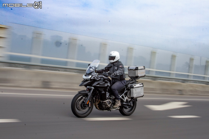 TRIUMPH Tiger 1200 GT Explorer試駕|外在野內在狂 英倫特調旗艦多功能車!