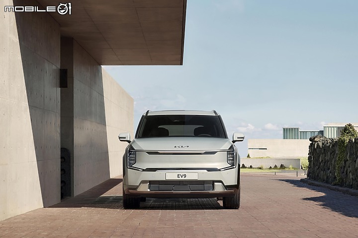 【海外新訊】Kia EV9正式亮相,擁有充足乘坐空間與機能,國內第四季見!