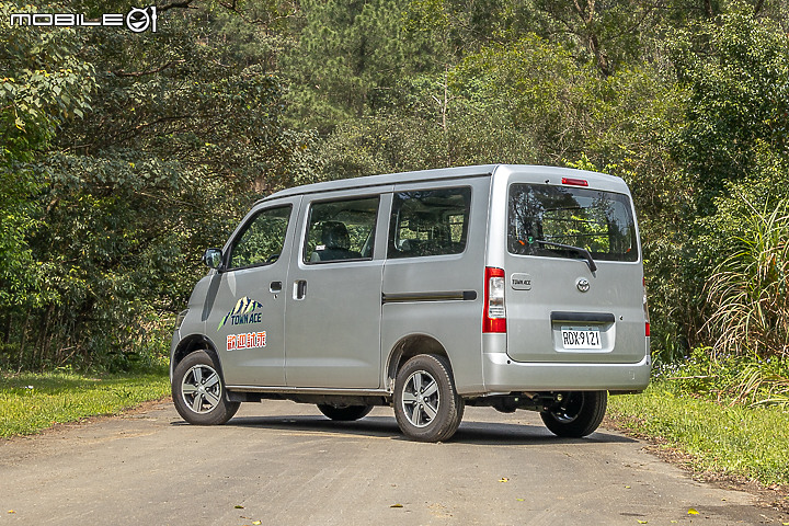 商用廂車雙強對決｜Toyota Town Ace vs. CMC Veryca 配備 / 空間 / 動力大比拼