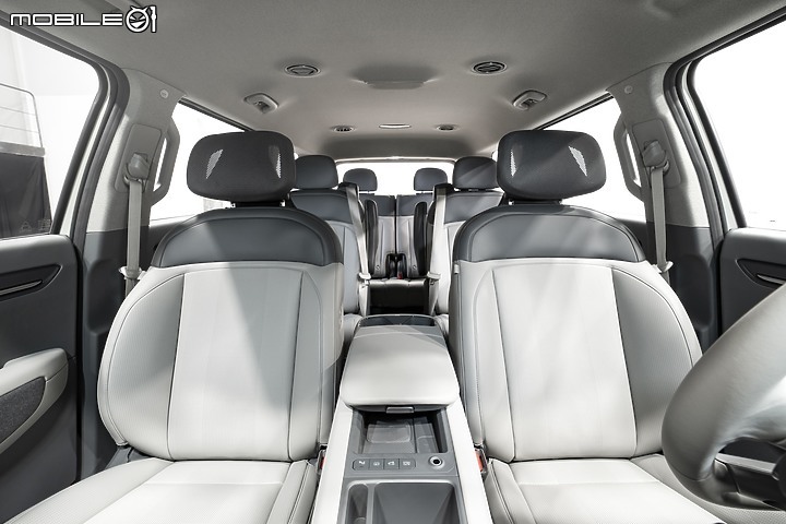 【海外新訊】Kia EV9正式發表,動力具備後驅、四驅兩種配置、長續航車型擁有最高541公里續航力!