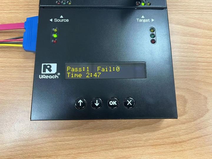 開箱介紹- 佑華SATA/PCIe跨訊號拷貝機