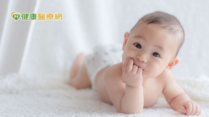 點我看大圖 一天拉20次!輪狀病毒傳染力強勿輕忽,按時口服疫苗才能遠離對幼兒威脅