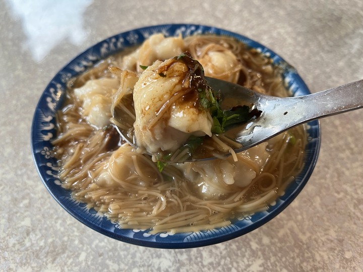 [食記] 三沙灣麵線焿，台灣基隆中正，Q彈微韌大腸焿配香麻辣麵線