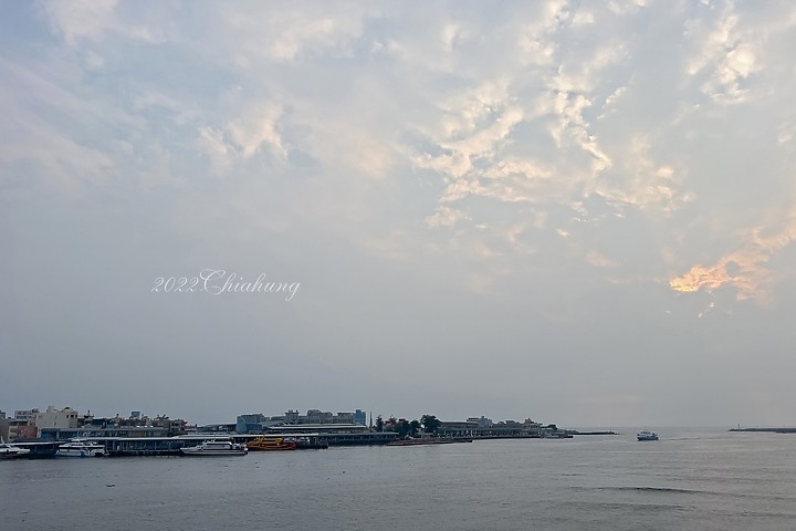 點我看大圖 徒步環島 (六) Day13、Day14、Day15 在天氣炎熱的南台灣 入冬後天色一樣早早就暗下來