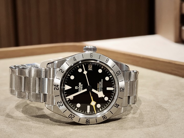 點我看大圖 「初嚐勞力士集團的美好」TUDOR BLACK BAY PRO GMT 帝舵碧灣專業型兩地時區腕錶 (圖多文長)