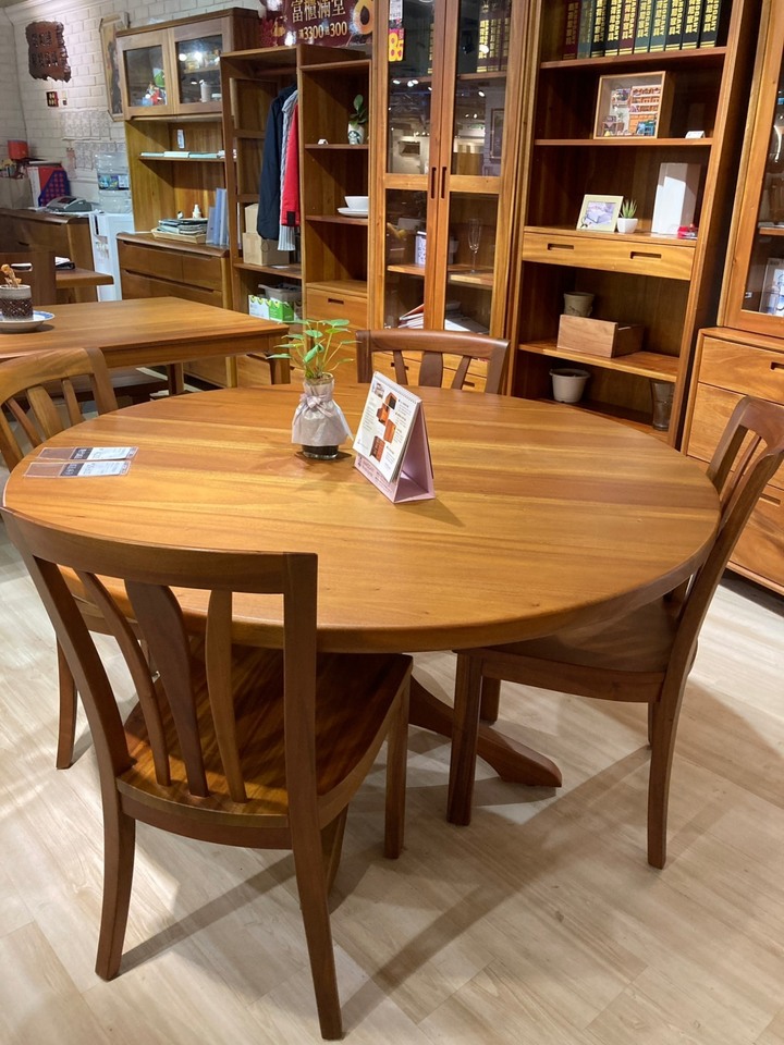【請益】家裡餐桌選哪個比較好?