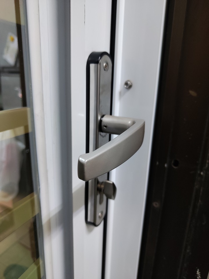 三合一門鎖怎拆