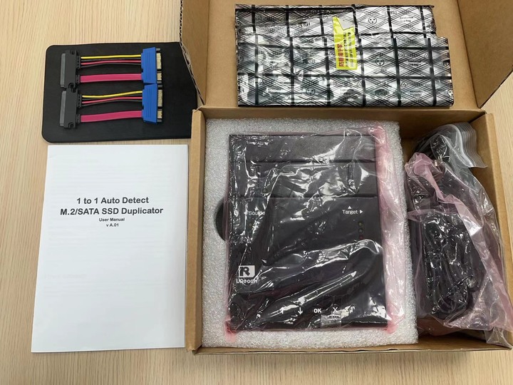 開箱介紹- 佑華SATA/PCIe跨訊號拷貝機