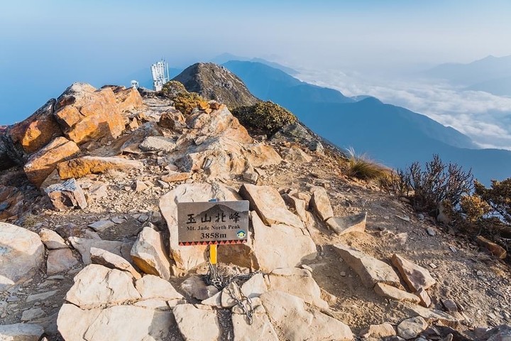登麟趾山 朝聖台灣之巔玉山