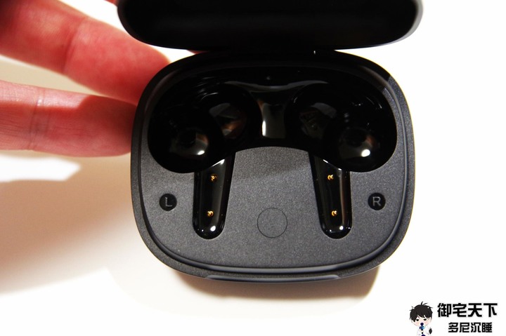 開箱|EarFun Air Pro 3 降噪真無線藍牙耳機 - 獲得日本 VGP 金賞獎,世界首款採用 LE-Audio 技術耳機