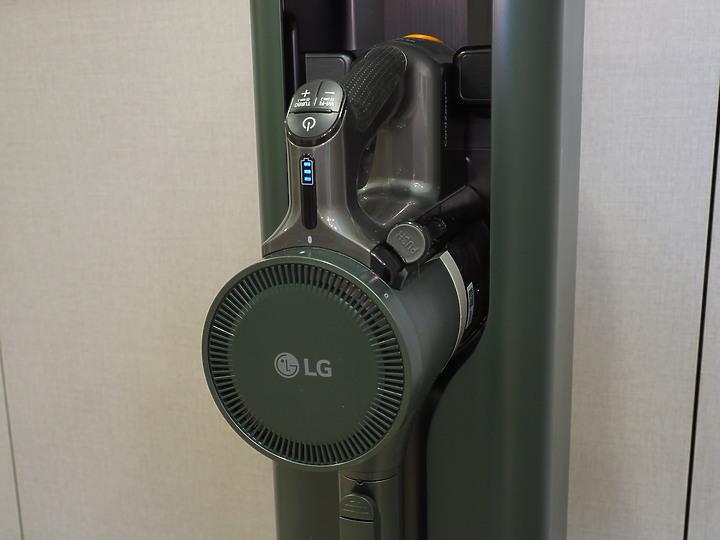 蒸的很乾淨！LG A9TS 蒸氣濕拖無線吸塵器 頑強髒污剋星 毛小孩家長最佳幫手～