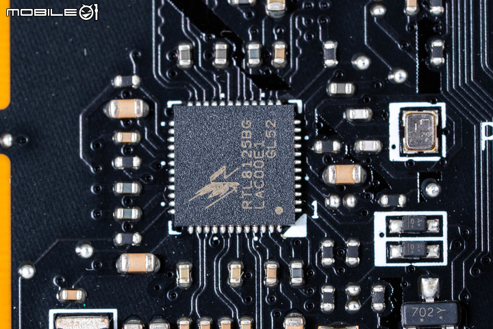 微星 MAG X670E TOMAHAWK WIFI 主機板開箱 以實用導向為核心的性價比選擇