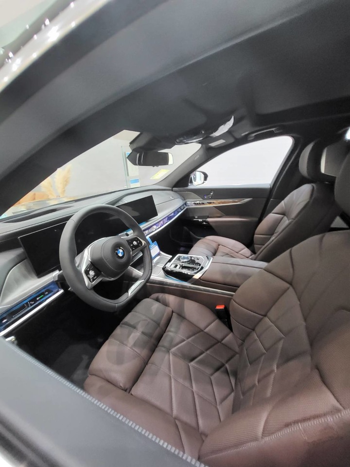 5米4的大七，在台北市區停車，似乎是個大問題