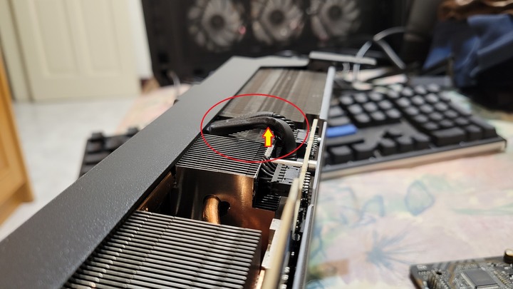 技嘉 RTX4090 Gaming 安裝問題 (算是災情嗎?)