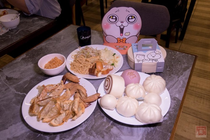 【臺南景點】2023年最Q聯名來了,跟著好想兔一起親子DIY手作野餐趣,加碼贈送好想兔週邊商品~奇美食品幸福工廠 - 南人幫