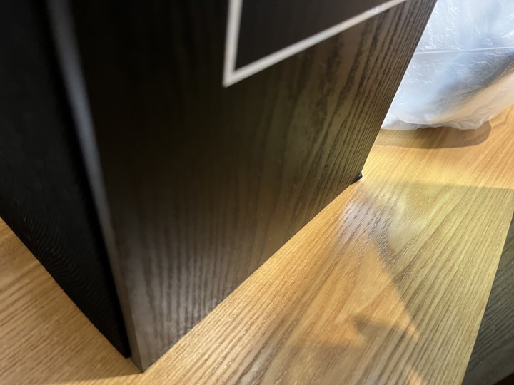 關於JBL 4312M II音箱邊角破損維修請益。