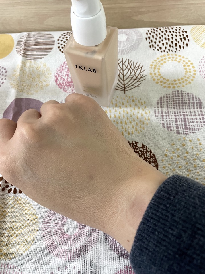 TKLAB新底妝分享,裸光養膚粉底精華