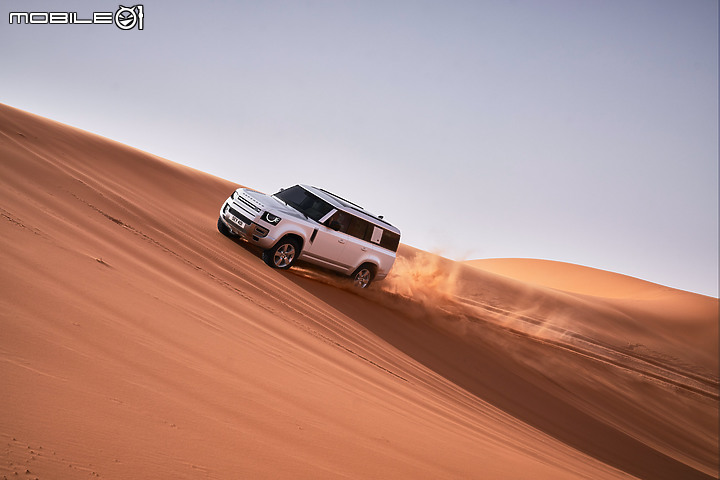 【國內新訊】較預售價調降14萬,Land Rover Defender 130 446萬元起正式上市!