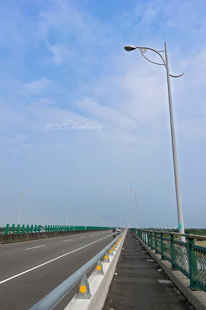 點我看大圖 徒步環島 (六) Day13、Day14、Day15 在天氣炎熱的南台灣 入冬後天色一樣早早就暗下來