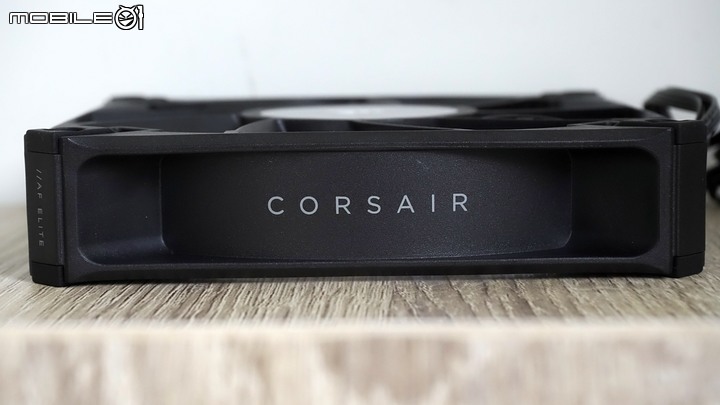 【開箱】風扇新升級!! CORSAIR iCUE H100i ELITE LCD XT開箱