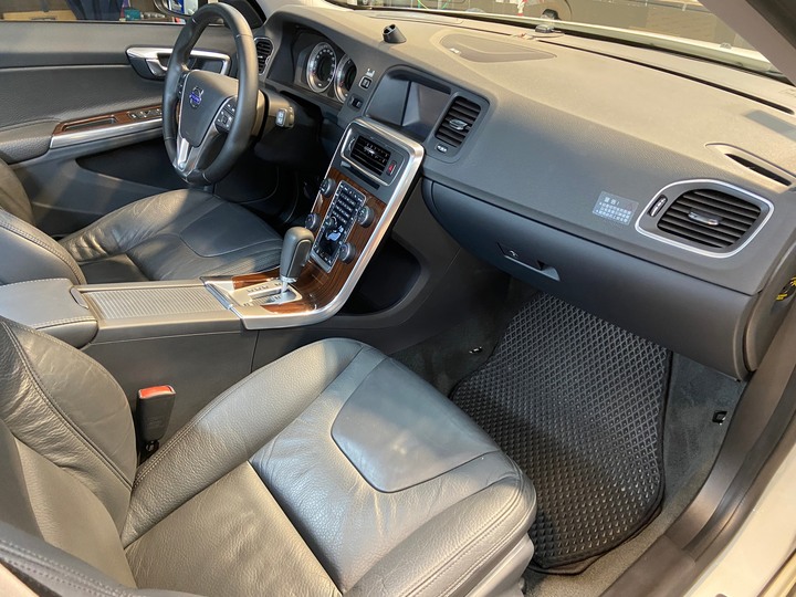 中古車的第一次內裝清潔