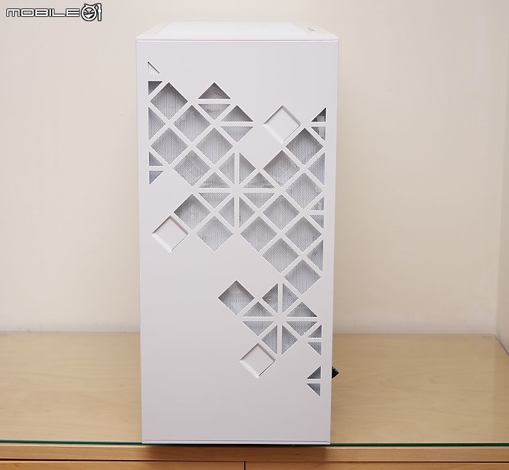 [開箱] 窗格之風 BitFenix Tracery (W) 白色版