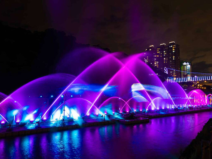 2023全台最美碧潭水舞登場！水幕光影交織成夢幻初夏交響樂