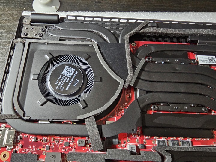 ASUS ROG FLOW X16 2023 GV601VI 4070 翻轉平板 奇怪的姿勢增加了!