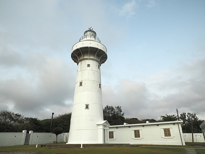 鵝鑾鼻燈塔、社頂公園、恆春城【四座城門、猴洞山、廣寧宮、天后宮、阿嘉的家】，還有特色河豚料理 — 「斯卡羅」場景【1867年羅妹號事件】 — 恆春半島歷史場景旅程之一