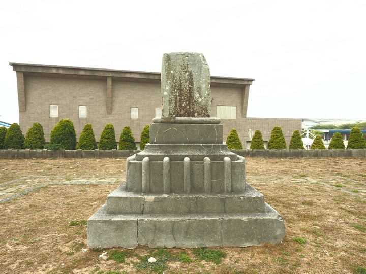 琉球國民五十四名墓、明治七年討蕃軍本營地紀念碑、石門古戰場、牡丹社事件紀念公園、西鄉都督遺績記念碑與忠魂碑、高士神社、港仔大沙漠｜八瑤灣 — 【1874年牡丹社事件】場景 — 恆春半島歷史場景旅程之二