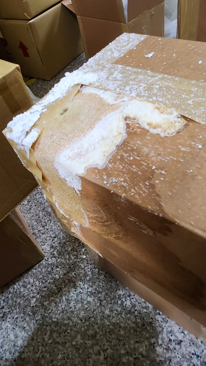 社區大樓水管管線口吐白沫請益