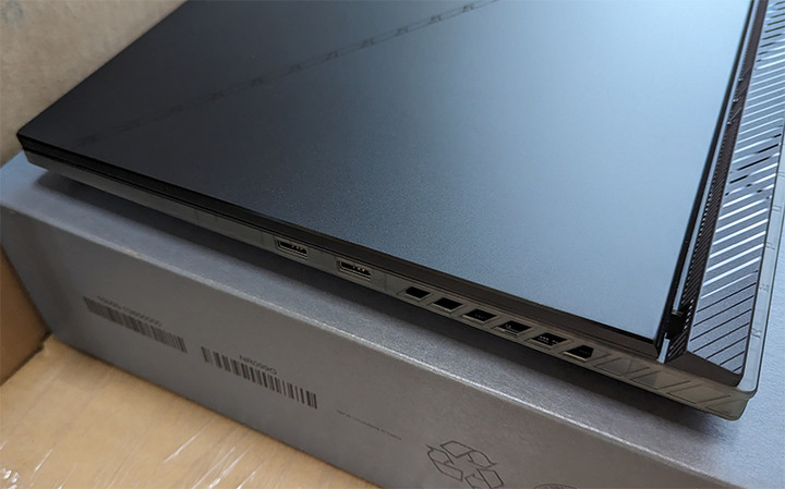 終於等到ROG SCAR 18 G834JZ入手～